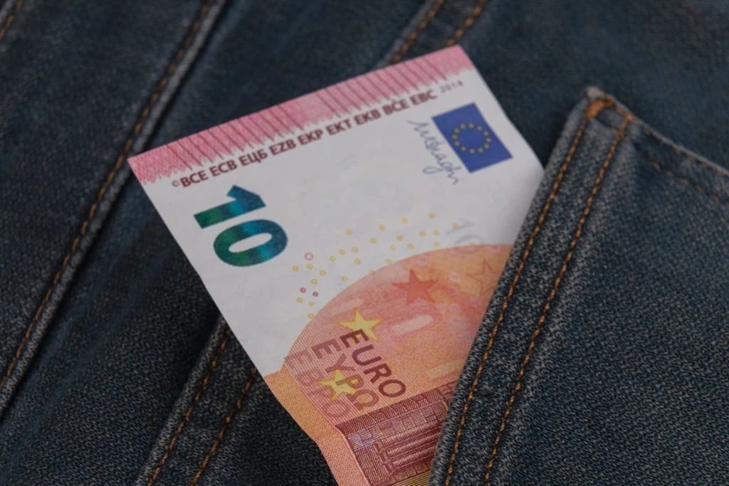 pauvre malgré un bon salaire : pourquoi ?